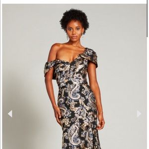 Tadashi gown size 14. New with tags, never worn.